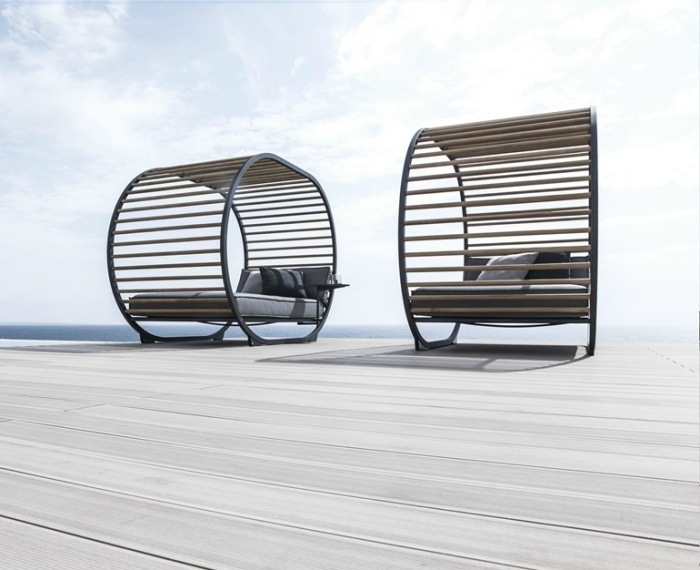 Trädgård-lounge-möbler-idéer-2015-modern-aluminium-dagbädd-solskydd-CRADLE-Gloster