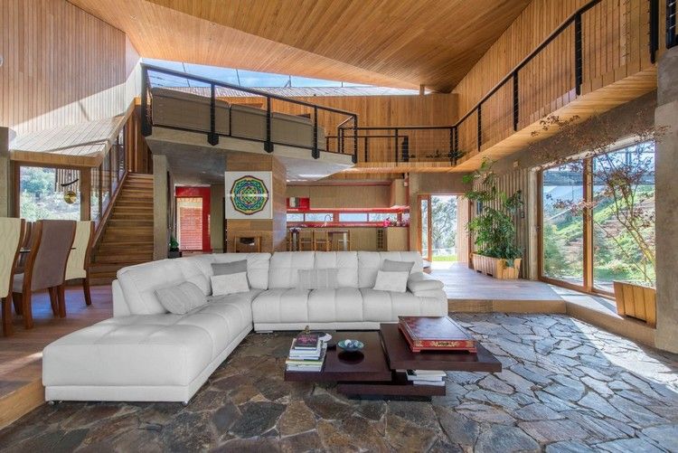 vardagsrum-natursten-golv-vit-soffa