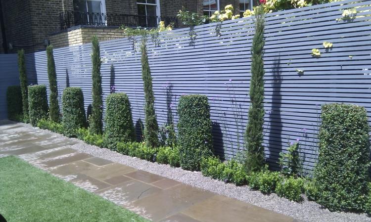 trädgård-modern-design-trädgård-staket-horisontella-remsor-pelare