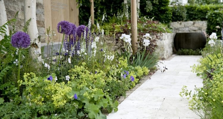 trädgård modern design rabatt-idé-trädgård-väg-vit-sten