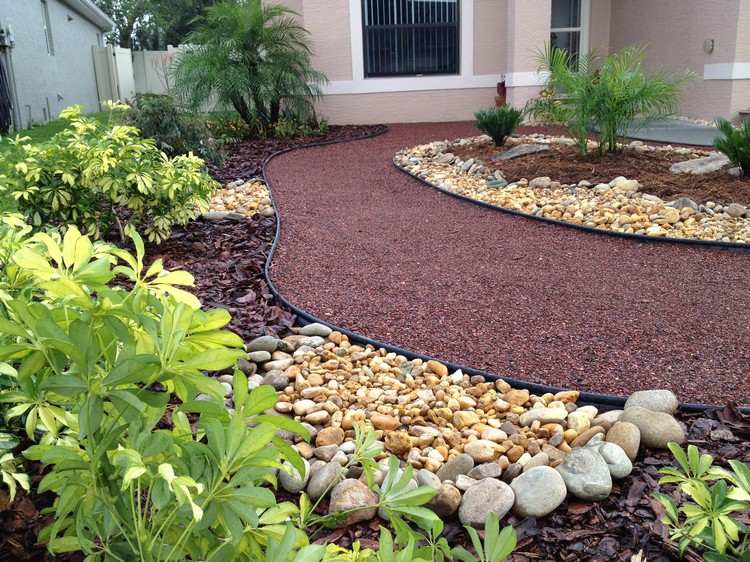 trädgård-design-utan-gräsmatta-sten-mulch