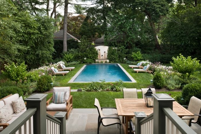 Trädgård-pool-design-traditionell-design-sittplatser-hörn-i-trädgården