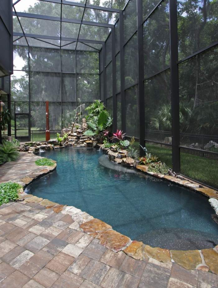 Trädgård-pool-idéer-2015-terrass-tak-glas-naturliga-damm-växter