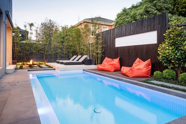 trädgård-landskapsarkitektur-moderna-harcourt-pool-integritet staket-bönsäckar