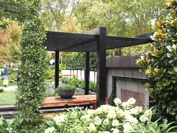 trädgård-landskapsarkitektur-levande-design-terrass-design-svart-samtida