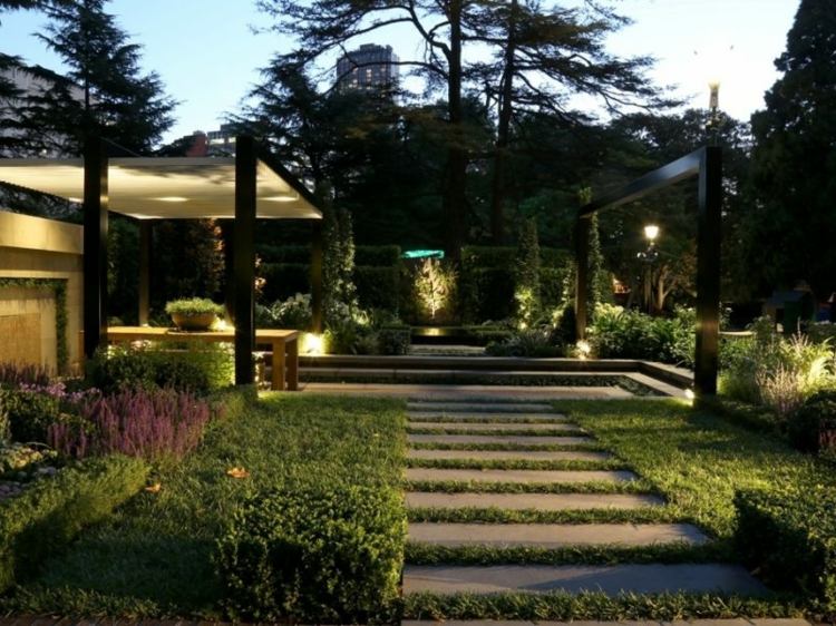 trädgård-landskapsarkitektur-minimalistisk-trädgård-väg-kliv-sten-belysning-inspirera