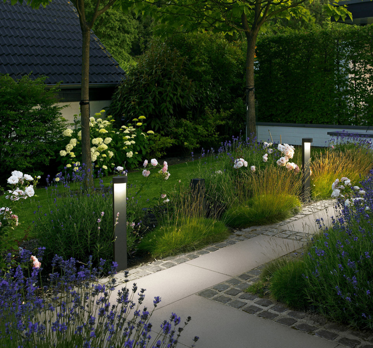 trädgård belysning-led-pollare-ljus-gångväg-orientering