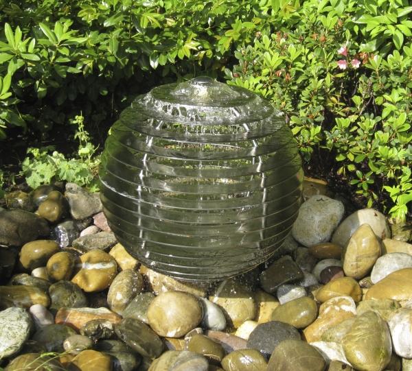 Trädgårdsdesign-vatten har fontän av rostfritt stål