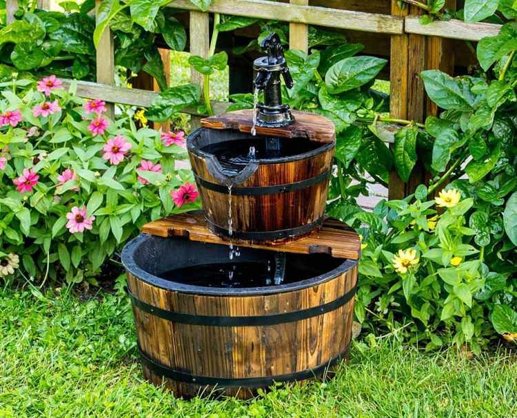trädgård fontän bygga själv gamla vin fat terrass fontän