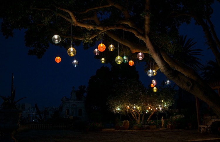 trädgårdsdekoration-glas-dekoration-artiklar-hängande-bollar-målat-glas-handgjorda-träd-trädgård