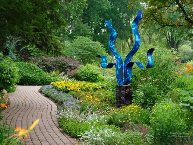 Skulptur vacker idé blå färg original trädgård design