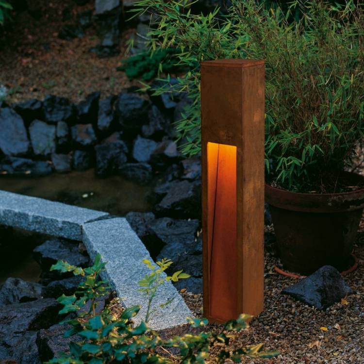 trädgård dekoration-rost-rost-pelare-lampa-belysning-damm-bambu
