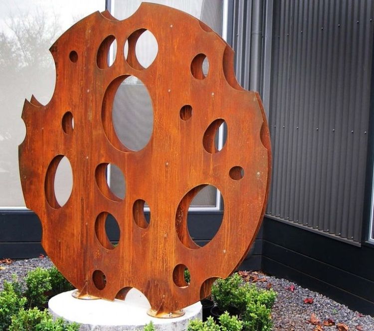 trädgård dekoration-rost-corten-stål-skulptur-hål
