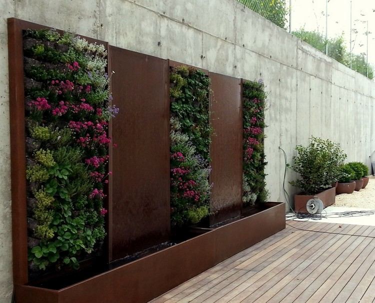 Trädgårdsdekoration med rost cortenstål-vertikal-vägg-vatten