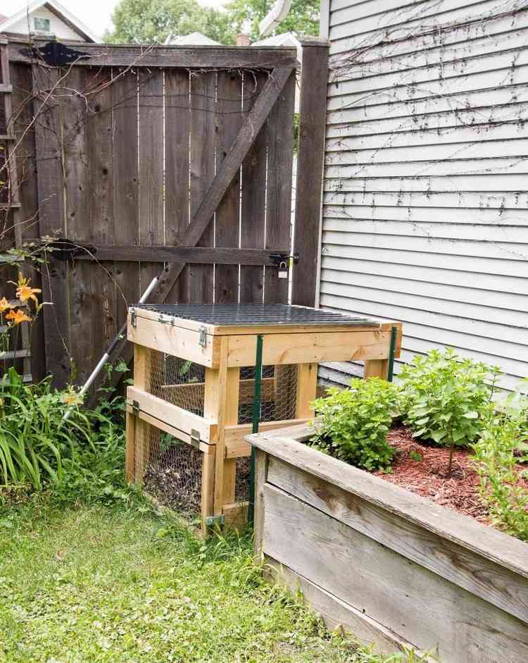 Skapa ett trädgårdshörn bygg en komposthög