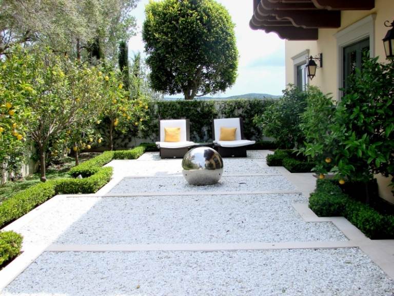 Trädgårdsdesign-grus-modern-terrass-trädgård fontän-stål