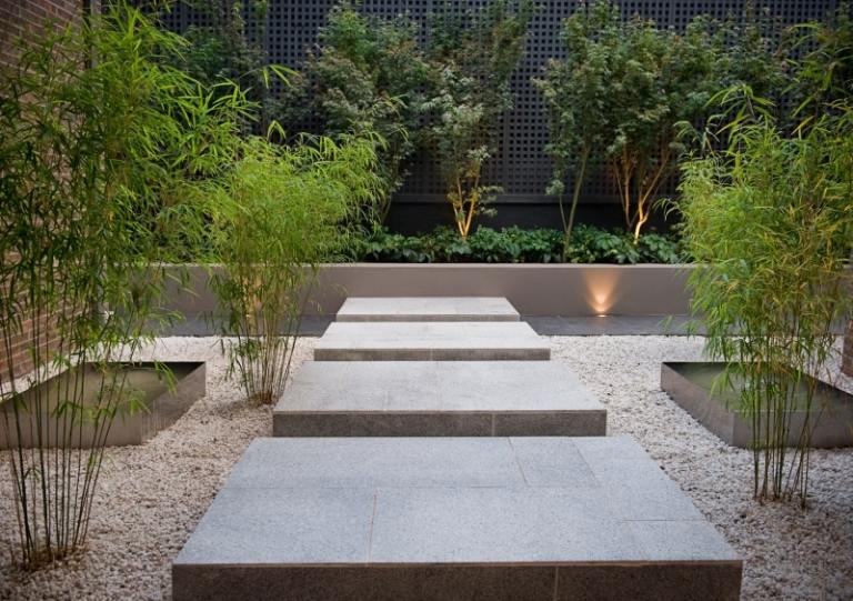 Trädgårdsdesign-grus-bambu-naturstenplattor