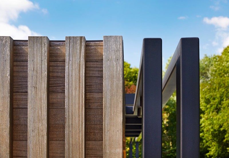 Trädgårdshall-terrass-trä-ram-projekt-modern