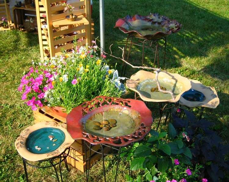 trädgård-keramik-keramik-dammar-dekorativa-stå-metall-keramik-skål-vatten-stenar-blommor