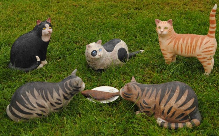 trädgård-keramik-keramik-katter-tallrikar-fisk-trädgård-dekoration-figurer-djur-grönt område