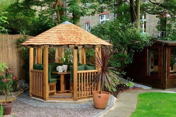 Bygg en trädgårdsbåge-liten-trä-bältros-ränna-bambu stolpar