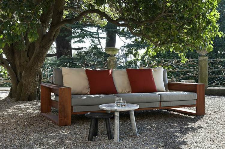 trädgårdsmöbler-pergola-design-bellagio-soffa-rbaum-skugga-sidobord-svart