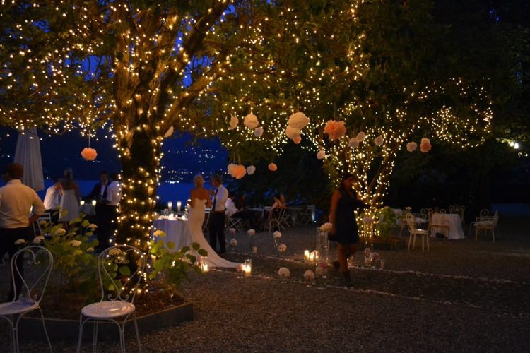 Trädgårdsfest-dekoration-bröllop-gör-själv-lyktor-kedje-idéer
