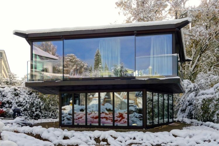 vinter-titta-ut-levande-paviljong-glas-front-4