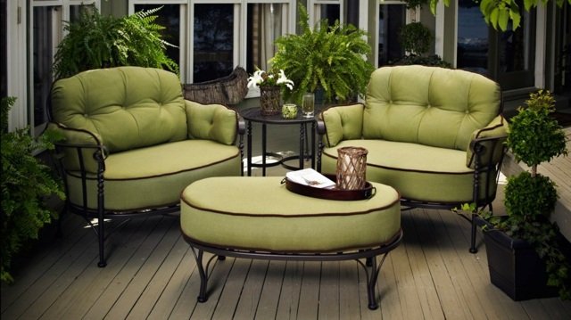 Klädda möbler trä terrass klassiska möbler växter