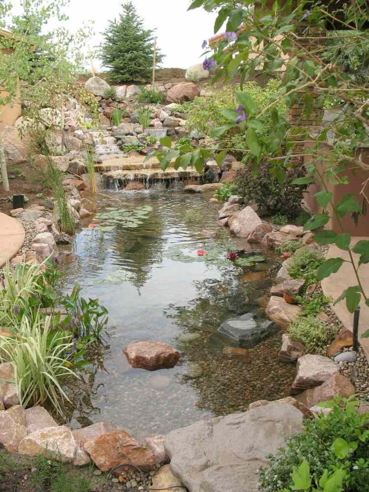 trädgård-damm-bygg-själv-vattenfall-inspiration-sten-platta-naturligtvis