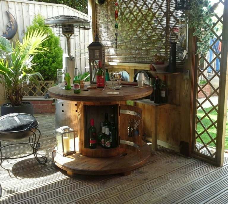 trä trädgårdsbord slutbord idé kabeltrumma skåp alkohol minibar