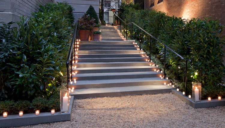 Trädgårdstrappor-bygg-själv-design-idéer-betong-romantisk-levande ljus