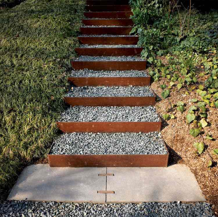 Bygg-din-egen-trädgård-trappor-metall-stål-kantning-corten-stål-trappor