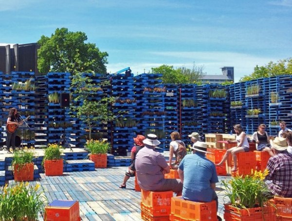 Sommarpallpaviljongdesign gjord av träpallar