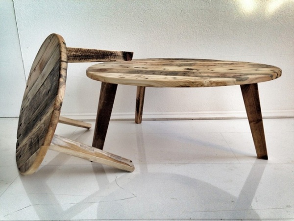 Möbeldesign använde träpallar som byggmaterial för bord