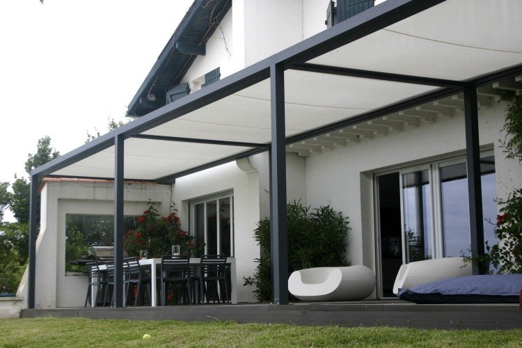 material-terrass takläggning-metall-pergola-aluminium-pvc-matplats-lounge