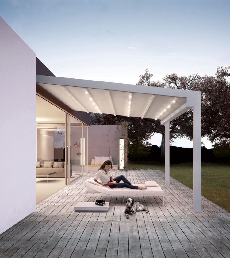 material-uteplats-tak-fast-konstruktion-metall-belysning-led-solstol-kvinna-hund-gennius
