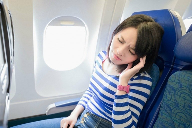 Smärta i öronen vid flygning beror på tryckskillnaden