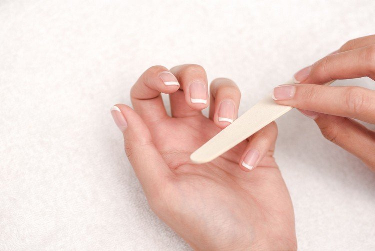 gula naglar med nagellack vad huskurer gör mot missfärgade naglar