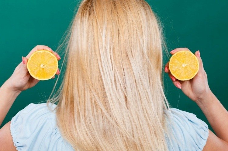 Ta bort den gula nyansen efter blekning Hemmetoder för blont hårvård citronsaft