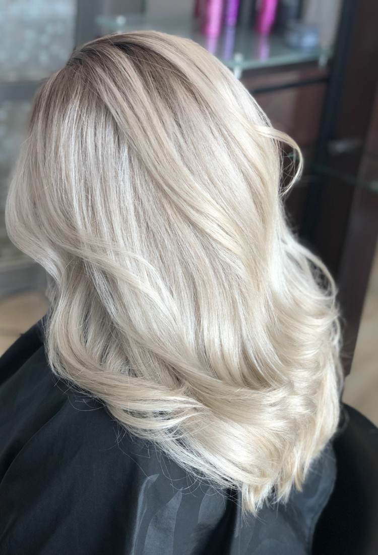 Ta bort gula toner lila schampo blonda hårvårdstips