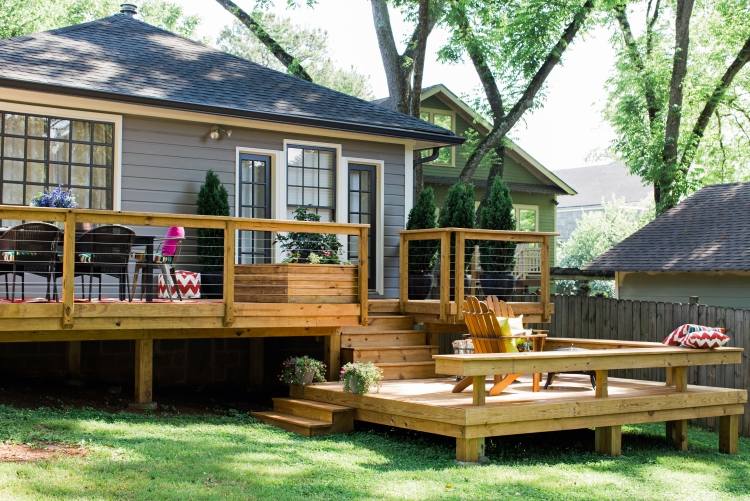 ledstång-balkong-terrass-bygga-veranda-trä-stål-kabel-trädgård-hus