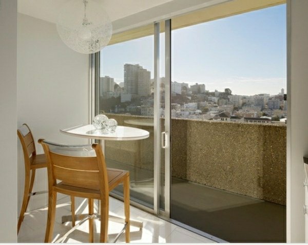 Kork balkongräcke kreativ variant moderna lägenhetsmöbler