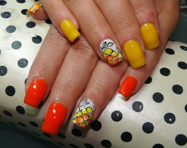 nageldesign orange blomma gul gel naglar design