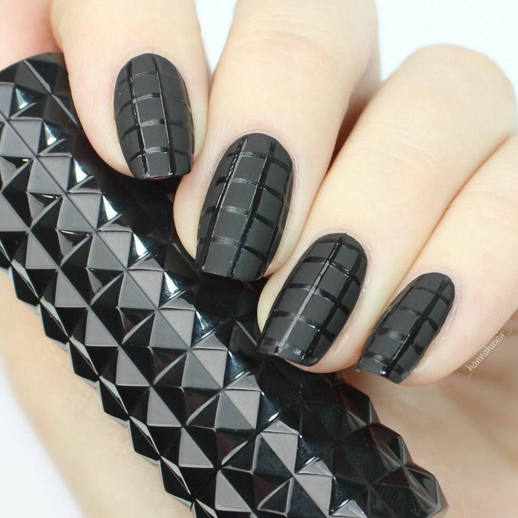 gel naglar antracit matt svarta linjer effektiva