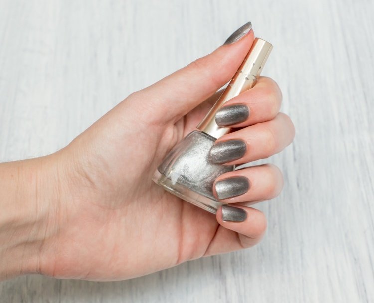 grå gel naglar gradient glitter ombre silver