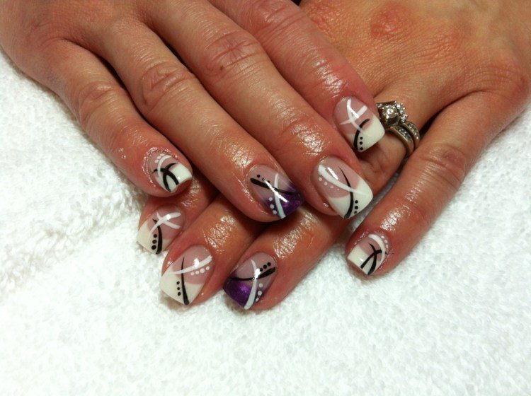 gel nagel-fransk-manikyr-lila spets nagelring ring bröllopsidé