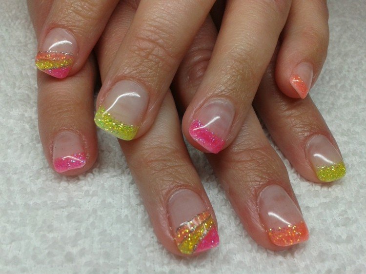 Gel naglar-glitter-idéer-instruktioner-lätt-nybörjare-nagel-design