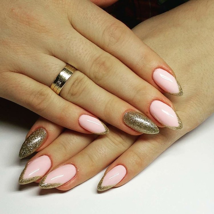 Gel naglar rosa glitter naglar i mandelform nageltrender 2020