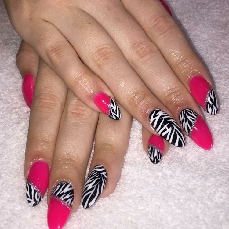 Neonrosa nagellack zebra nageldekoration glitter nagellack